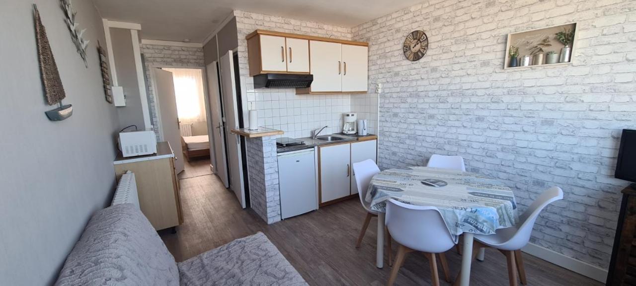 Residence Du Bord De Mer 9 Appartements Avec Une Vraie Vue Mer 르트레포르 외부 사진