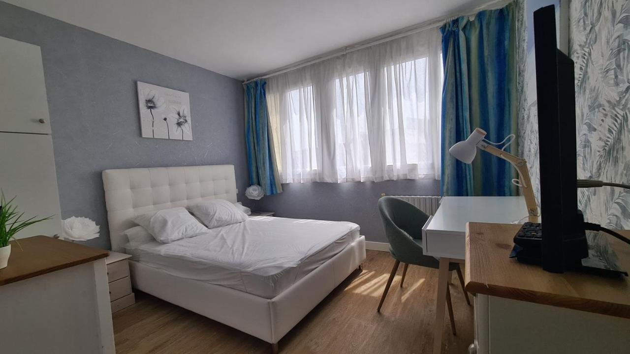 Residence Du Bord De Mer 9 Appartements Avec Une Vraie Vue Mer 르트레포르 외부 사진